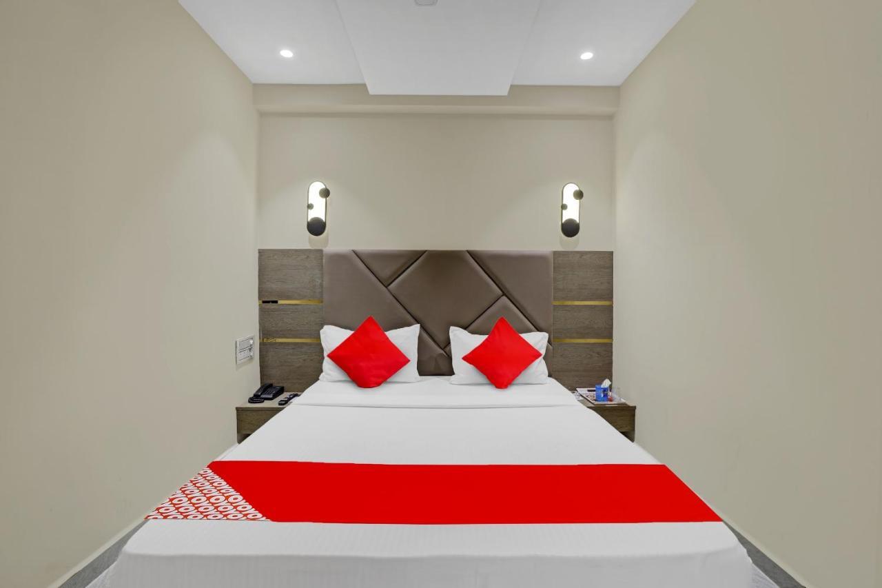 Hotel O Shree Palace Utran ภายนอก รูปภาพ