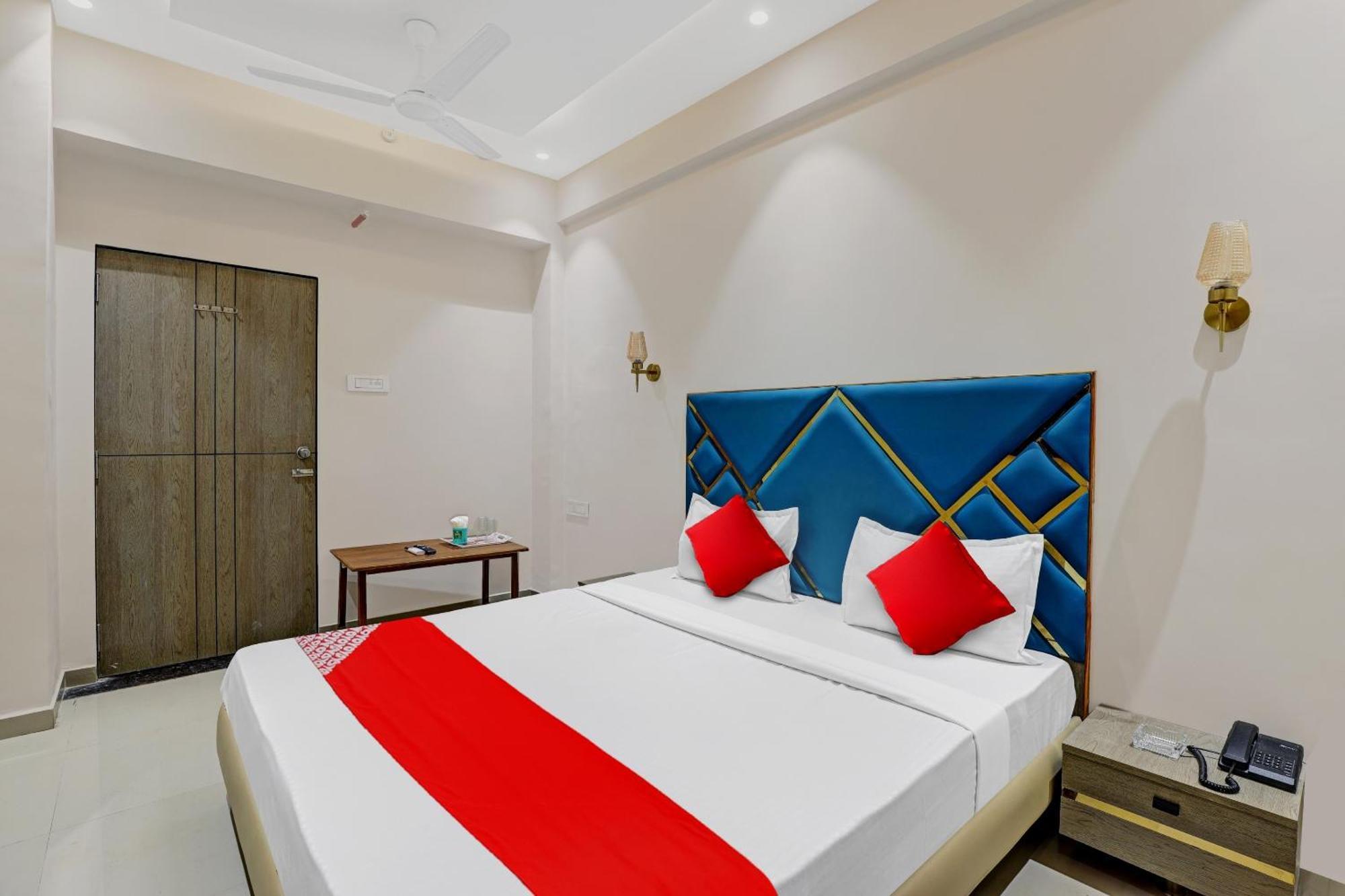 Hotel O Shree Palace Utran ภายนอก รูปภาพ